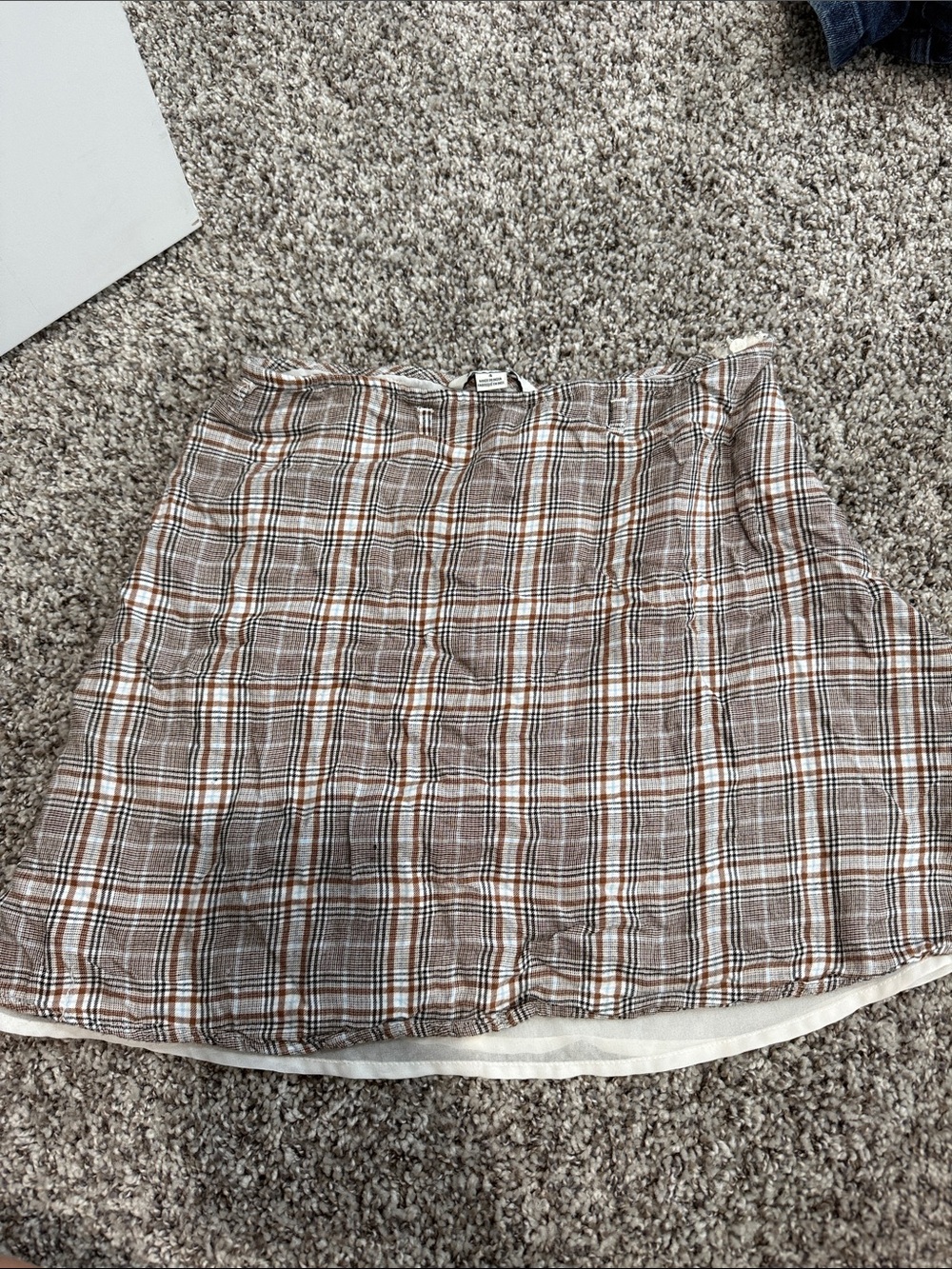 American Eagle Outfitters Brown Plaid Chinos